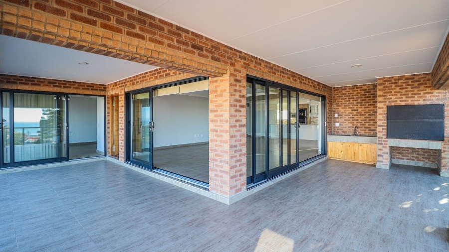 4 Bedroom Property for Sale in Wavecrest Eastern Cape